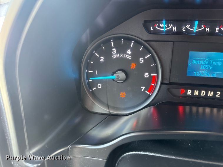 image for item EG6063 2019 Ford F350 Super Duty XL SuperCab pickup truck cab and chassis