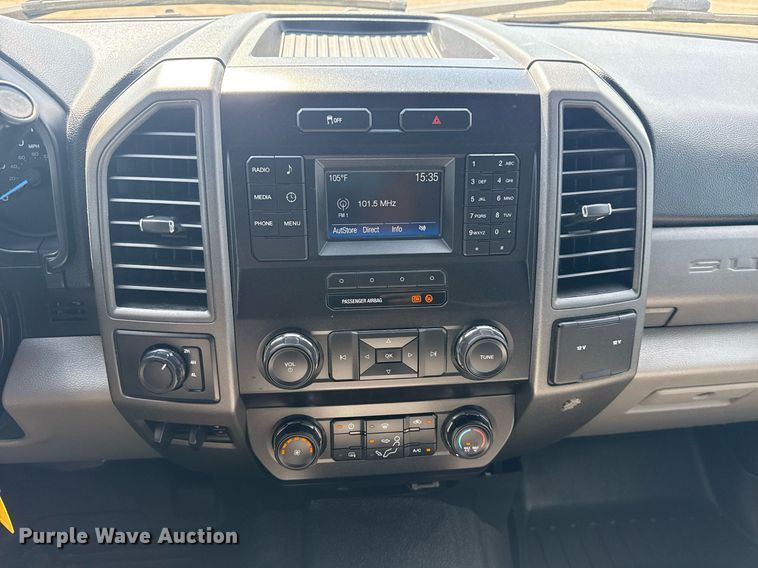 image for item EG6063 2019 Ford F350 Super Duty XL SuperCab pickup truck cab and chassis