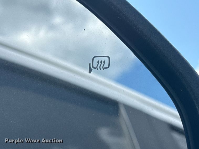 image for item EG6063 2019 Ford F350 Super Duty XL SuperCab pickup truck cab and chassis