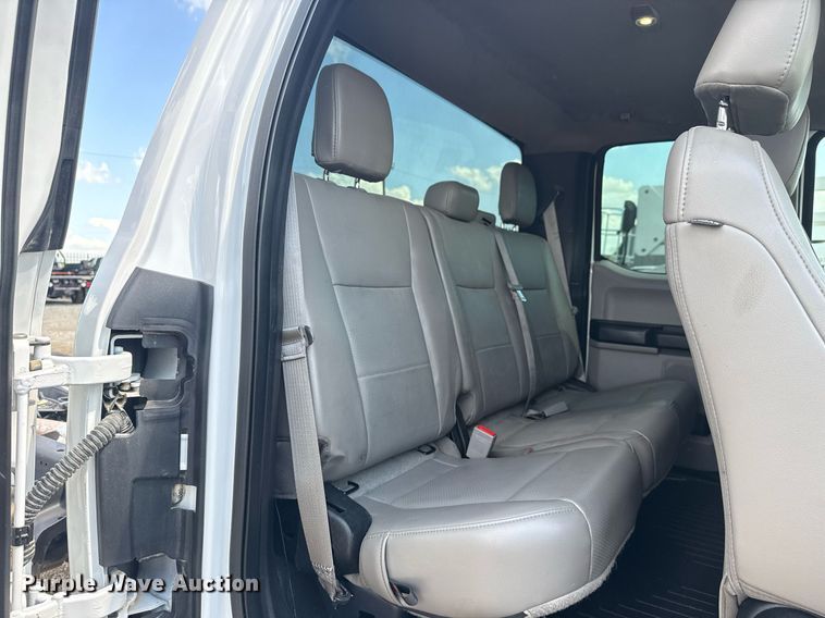 image for item EG6063 2019 Ford F350 Super Duty XL SuperCab pickup truck cab and chassis