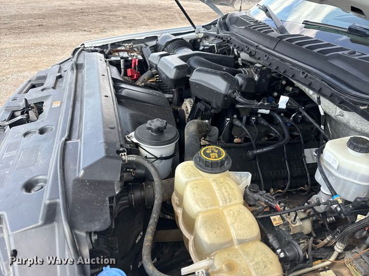 image for item EG6063 2019 Ford F350 Super Duty XL SuperCab pickup truck cab and chassis