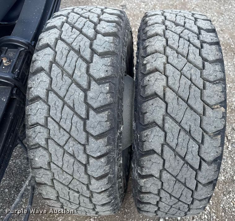 image for item EG6063 2019 Ford F350 Super Duty XL SuperCab pickup truck cab and chassis