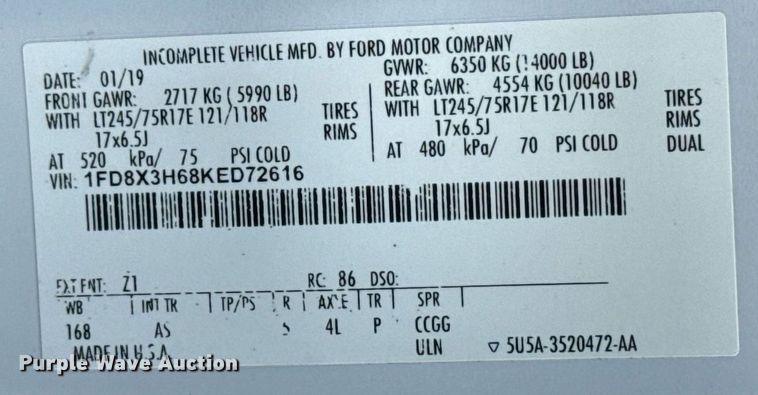 image for item EG6063 2019 Ford F350 Super Duty XL SuperCab pickup truck cab and chassis