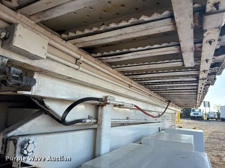 image for item EG6066 1997 Ford F700 scissor lift truck