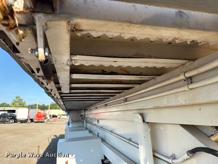 image for item EG6066 1997 Ford F700 scissor lift truck