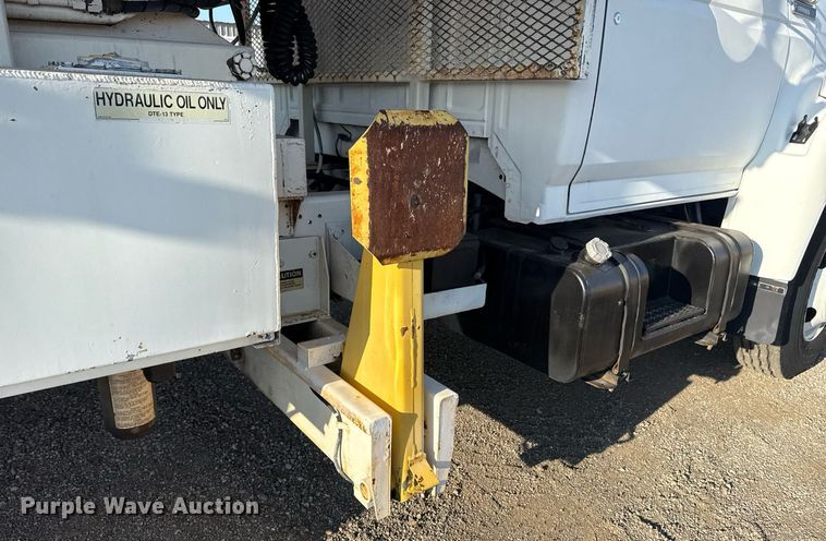 image for item EG6066 1997 Ford F700 scissor lift truck