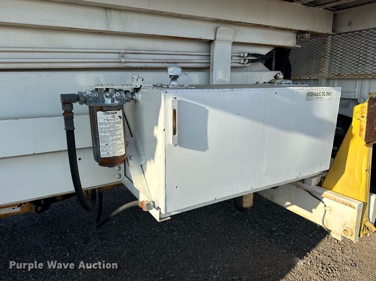 image for item EG6066 1997 Ford F700 scissor lift truck