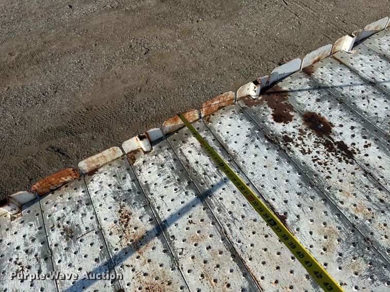 image for item EG6066 1997 Ford F700 scissor lift truck