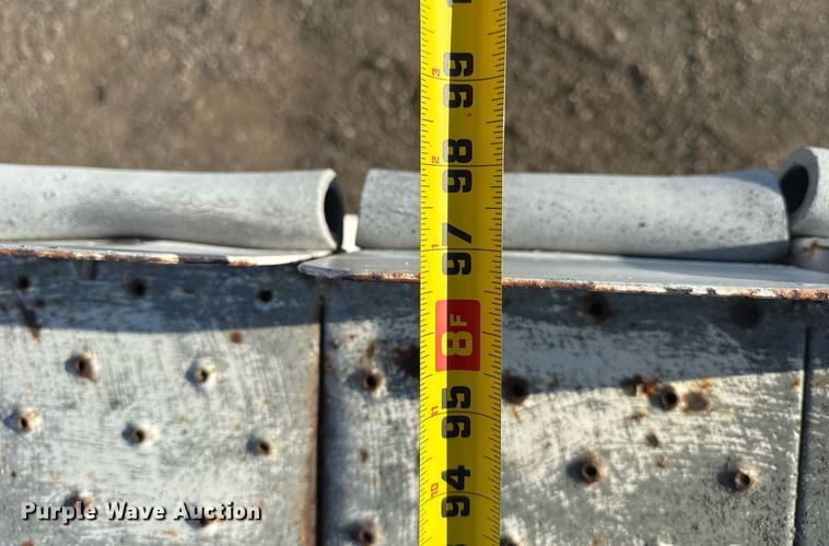 image for item EG6066 1997 Ford F700 scissor lift truck