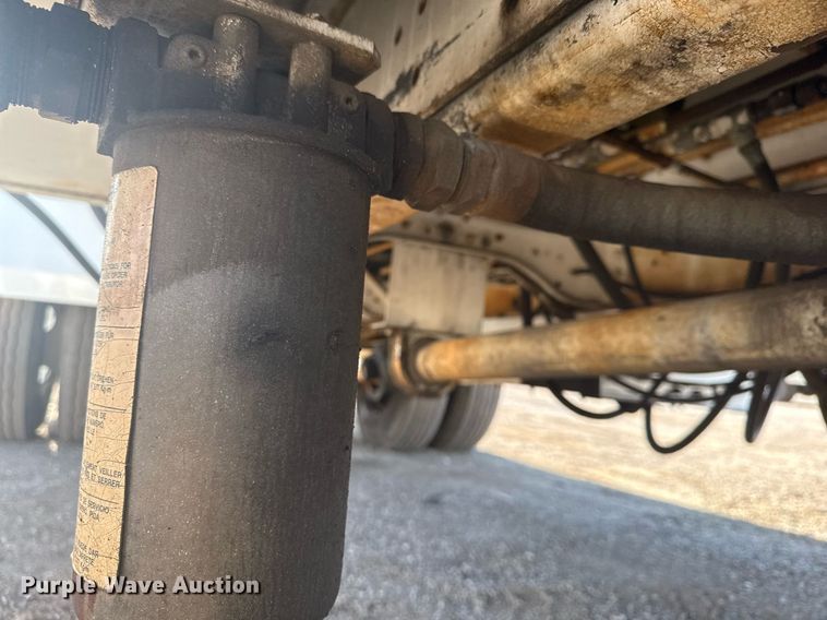 image for item EG6066 1997 Ford F700 scissor lift truck