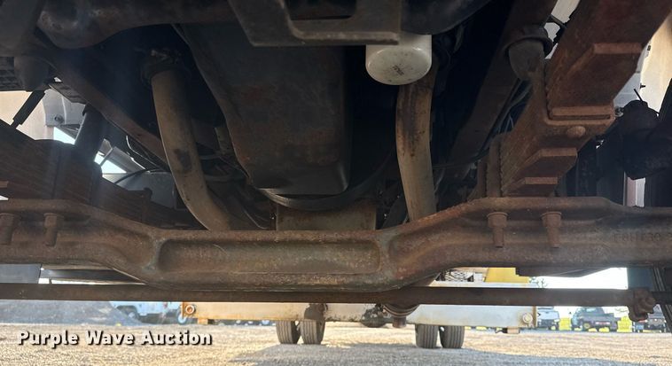 image for item EG6066 1997 Ford F700 scissor lift truck