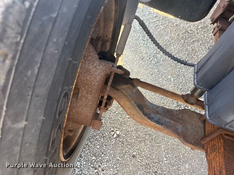 image for item EG6066 1997 Ford F700 scissor lift truck