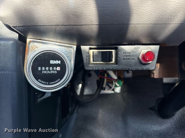 image for item EG6066 1997 Ford F700 scissor lift truck