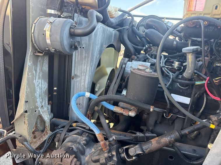 image for item EG6066 1997 Ford F700 scissor lift truck