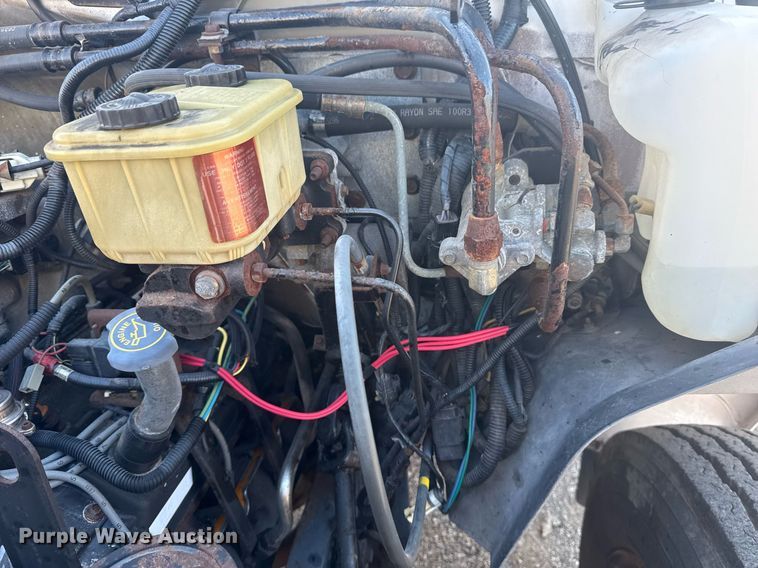 image for item EG6066 1997 Ford F700 scissor lift truck