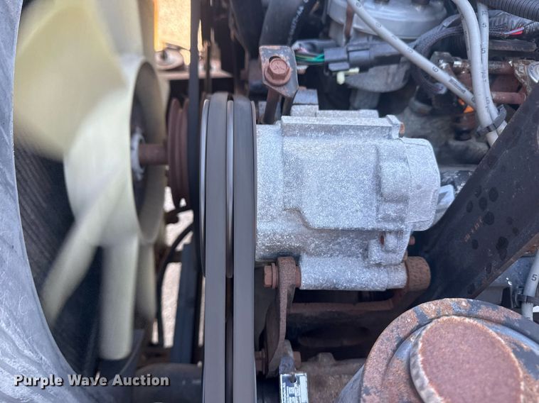 image for item EG6066 1997 Ford F700 scissor lift truck