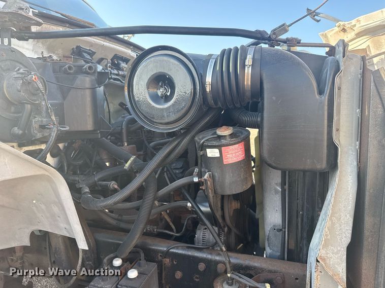 image for item EG6066 1997 Ford F700 scissor lift truck