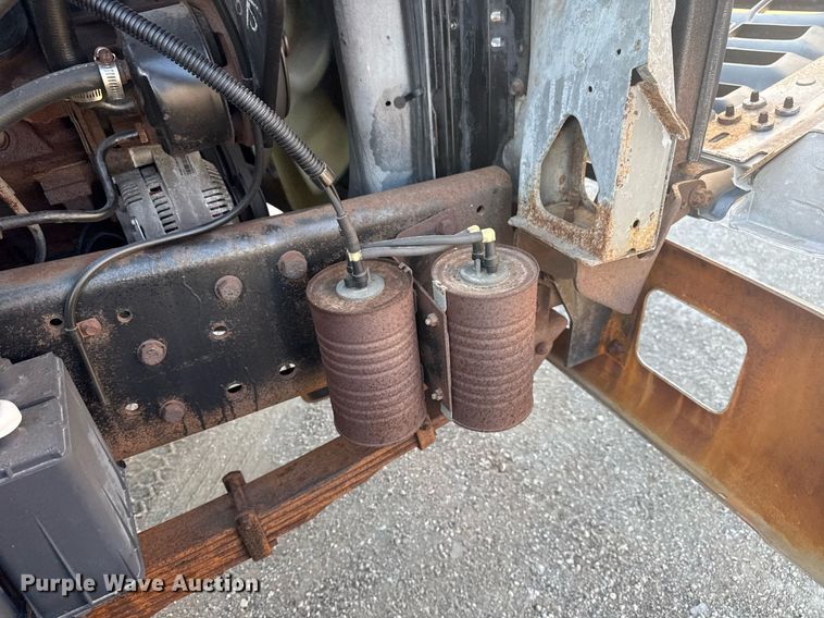 image for item EG6066 1997 Ford F700 scissor lift truck