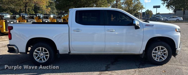 image for item EJ7703 2020 Chevrolet Silverado 1500 LT Crew Cab pickup truck