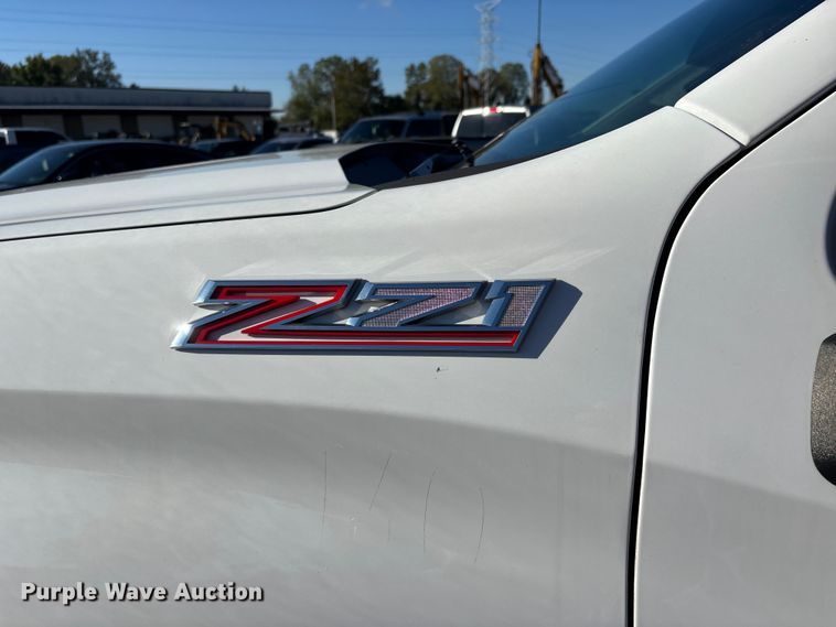 image for item EJ7703 2020 Chevrolet Silverado 1500 LT Crew Cab pickup truck