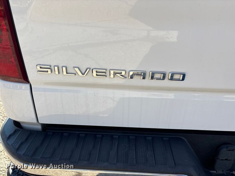 image for item EJ7703 2020 Chevrolet Silverado 1500 LT Crew Cab pickup truck