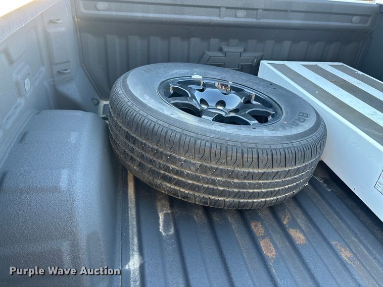 image for item EJ7703 2020 Chevrolet Silverado 1500 LT Crew Cab pickup truck