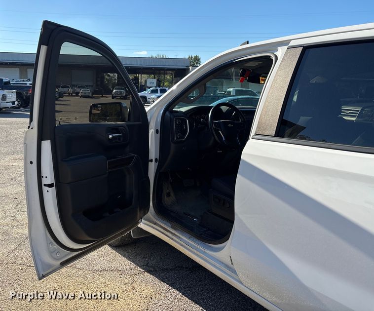 image for item EJ7703 2020 Chevrolet Silverado 1500 LT Crew Cab pickup truck