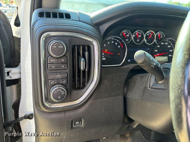 image for item EJ7703 2020 Chevrolet Silverado 1500 LT Crew Cab pickup truck