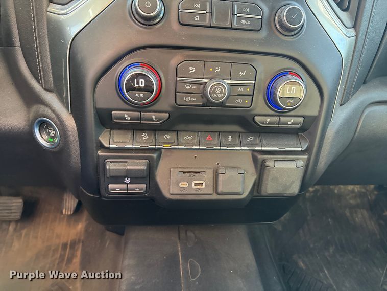 image for item EJ7703 2020 Chevrolet Silverado 1500 LT Crew Cab pickup truck