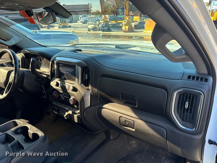 image for item EJ7703 2020 Chevrolet Silverado 1500 LT Crew Cab pickup truck