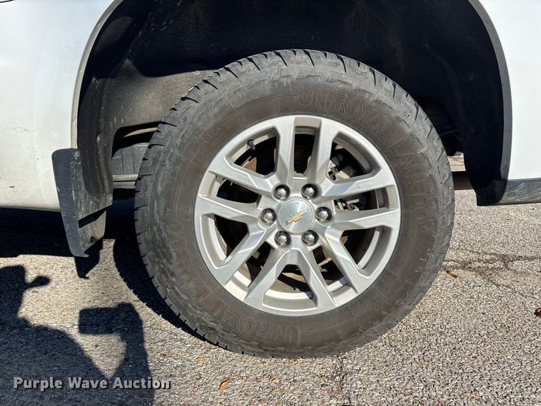 image for item EJ7703 2020 Chevrolet Silverado 1500 LT Crew Cab pickup truck