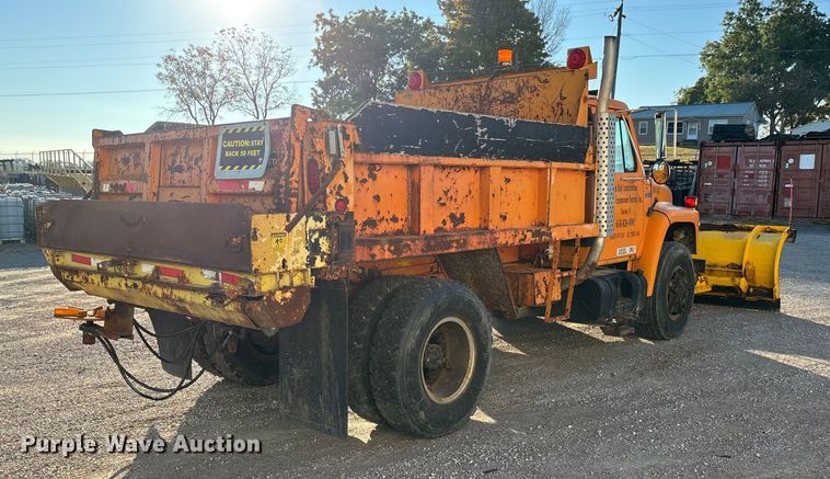 image for item EJ7705 1984 International 1954 dump truck