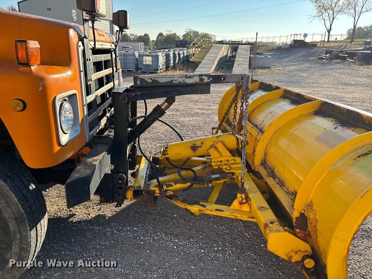 image for item EJ7705 1984 International 1954 dump truck