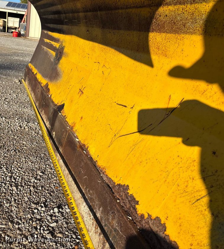 image for item EJ7705 1984 International 1954 dump truck