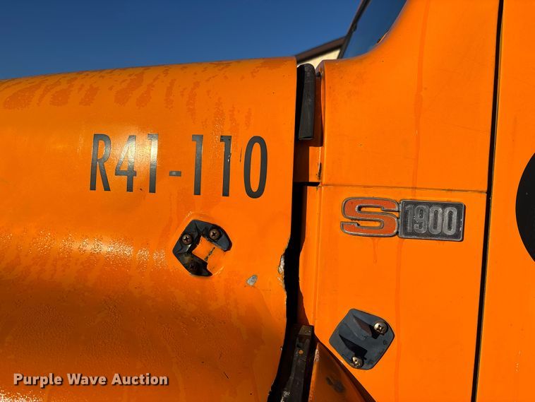 image for item EJ7705 1984 International 1954 dump truck