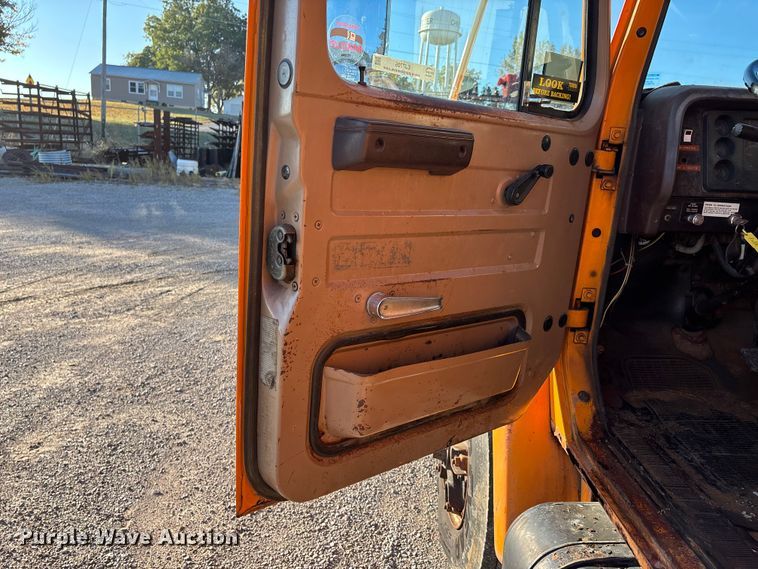 image for item EJ7705 1984 International 1954 dump truck