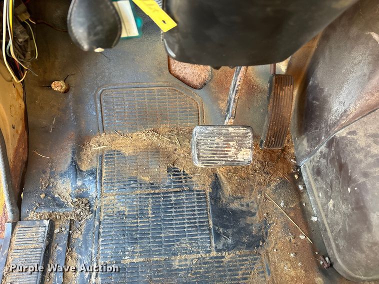 image for item EJ7705 1984 International 1954 dump truck