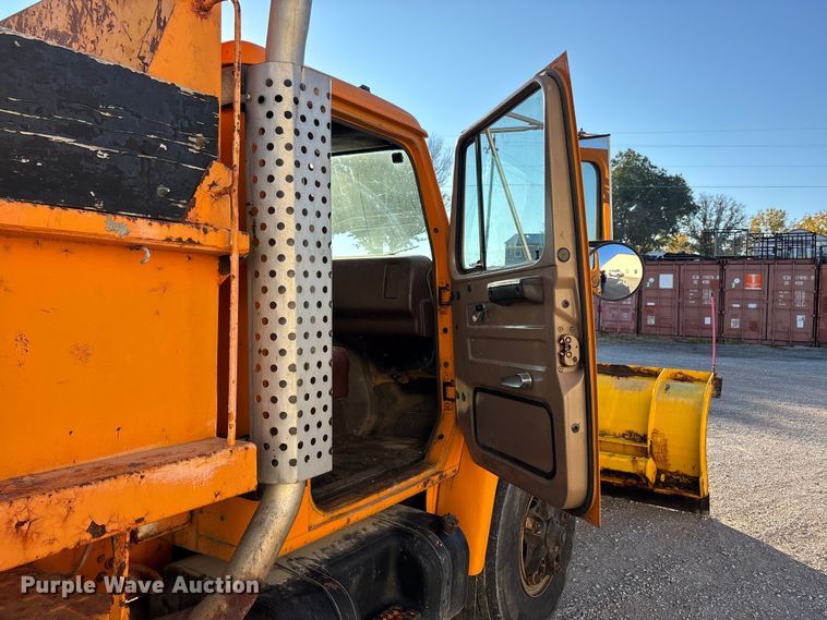 image for item EJ7705 1984 International 1954 dump truck