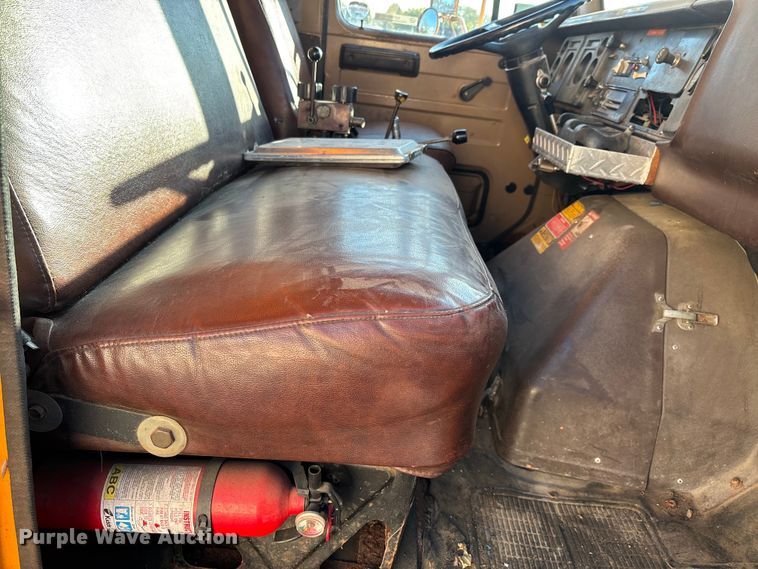 image for item EJ7705 1984 International 1954 dump truck