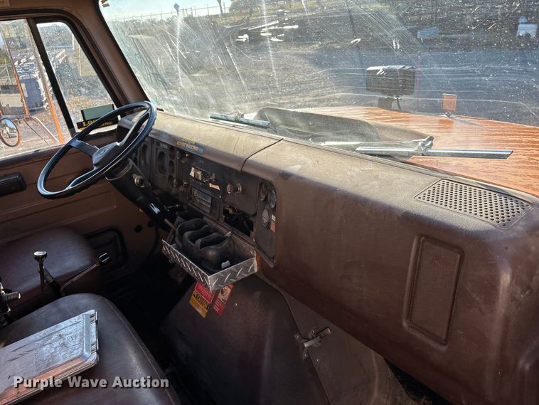 image for item EJ7705 1984 International 1954 dump truck