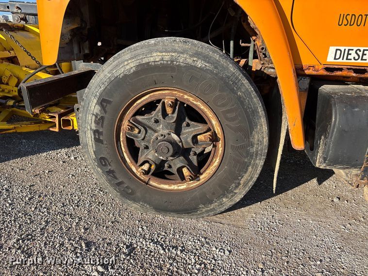 image for item EJ7705 1984 International 1954 dump truck