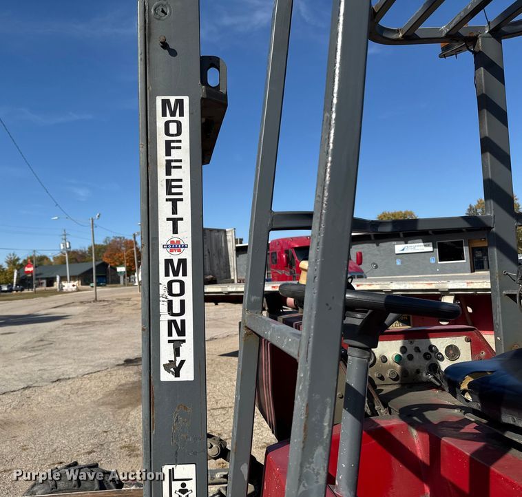 image for item EM2482 Moffit Mounty forklift