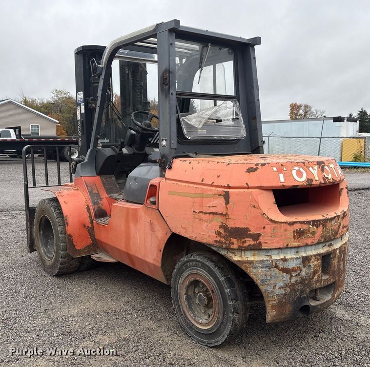 image for item EM6149 2007 Toyota 7FDU45 forklift