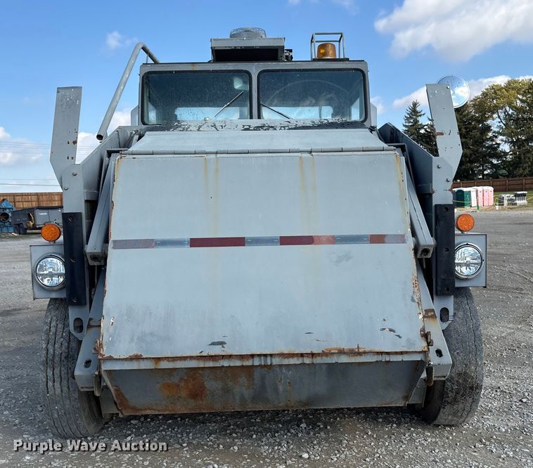 image for item EM6152 Elgin Pelican street sweeper
