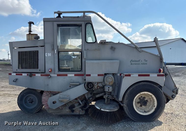 image for item EM6152 Elgin Pelican street sweeper