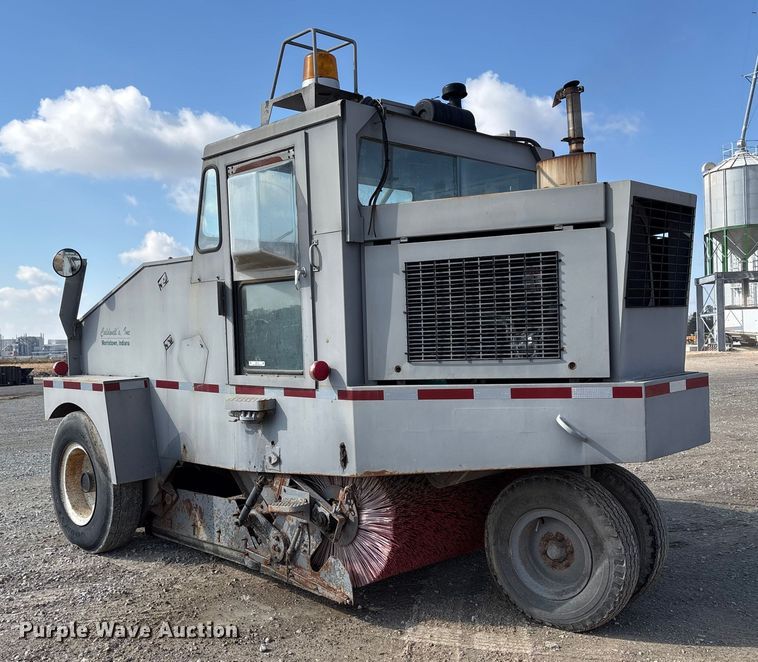 image for item EM6152 Elgin Pelican street sweeper
