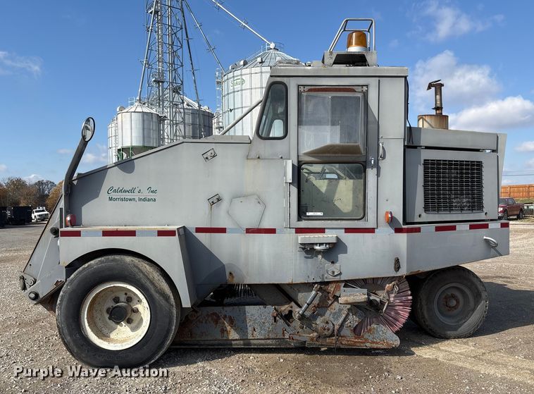 image for item EM6152 Elgin Pelican street sweeper