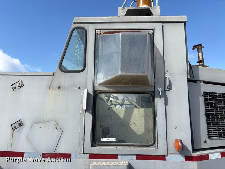 image for item EM6152 Elgin Pelican street sweeper