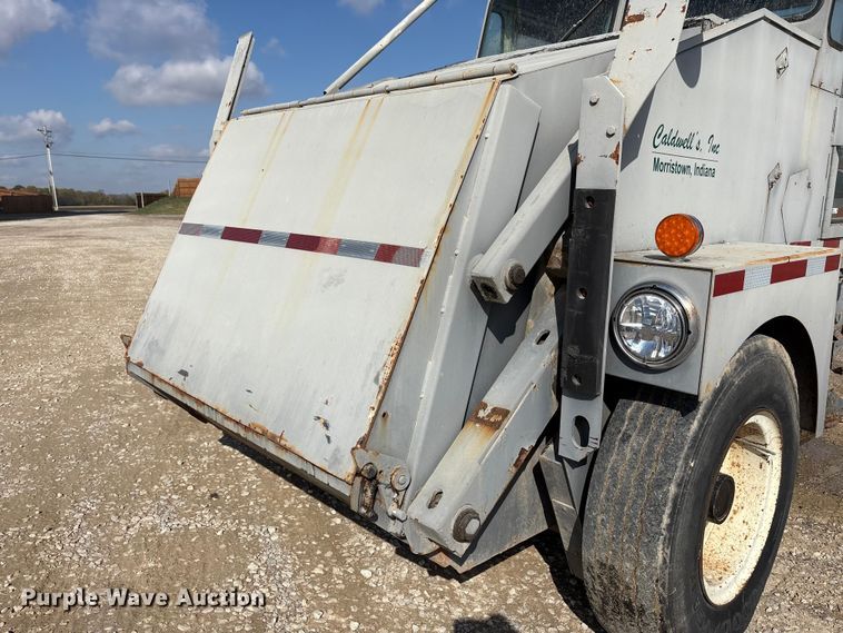 image for item EM6152 Elgin Pelican street sweeper