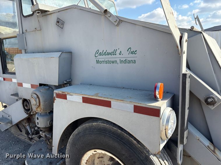 image for item EM6152 Elgin Pelican street sweeper